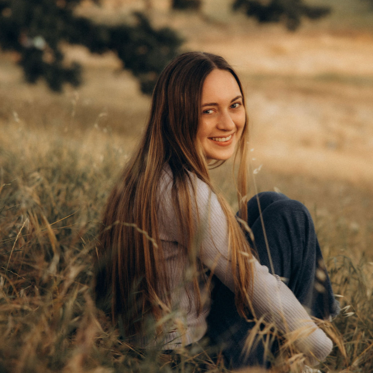 Portrait of Summer Dixon.